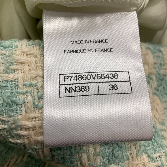 Chanel Light Blue / Ecru 2023 Tweed Pencil Skirt - Picture 6 of 7